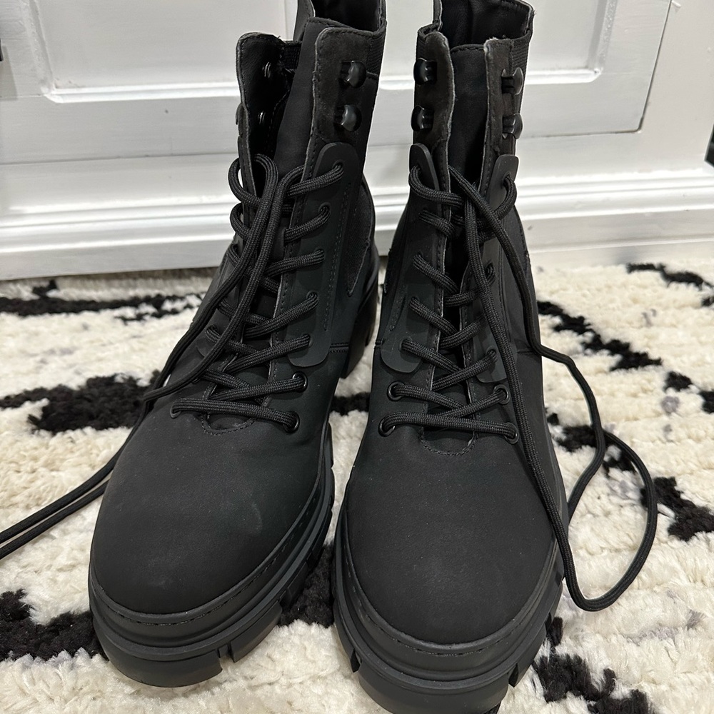 Women's combat boots
